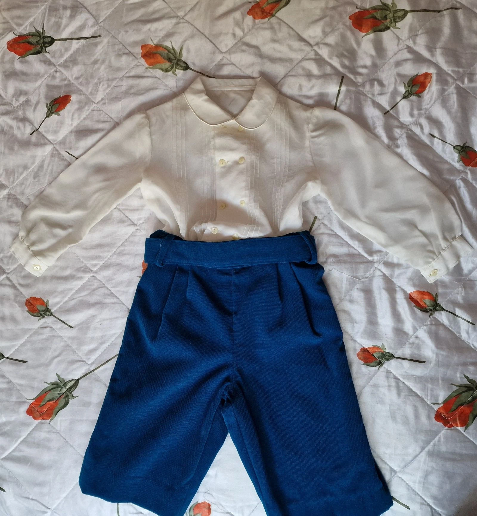 Conjunto de camisa y pantalón de vestir infantil de Creaciones Arrullo